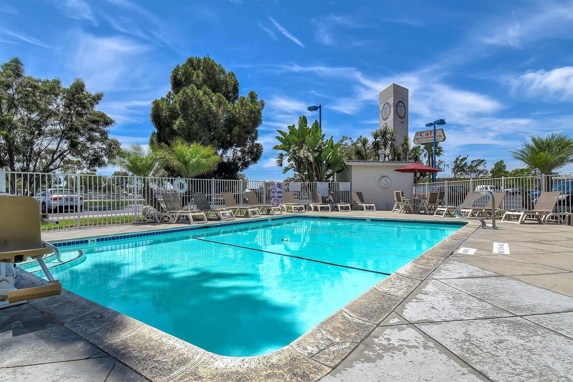 Motel 6-Westminster, CA - South - Long Beach Area Exterior foto